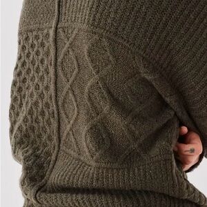 American Eagle Outfitters Patchwork small Cable Knit Sweater in olive green